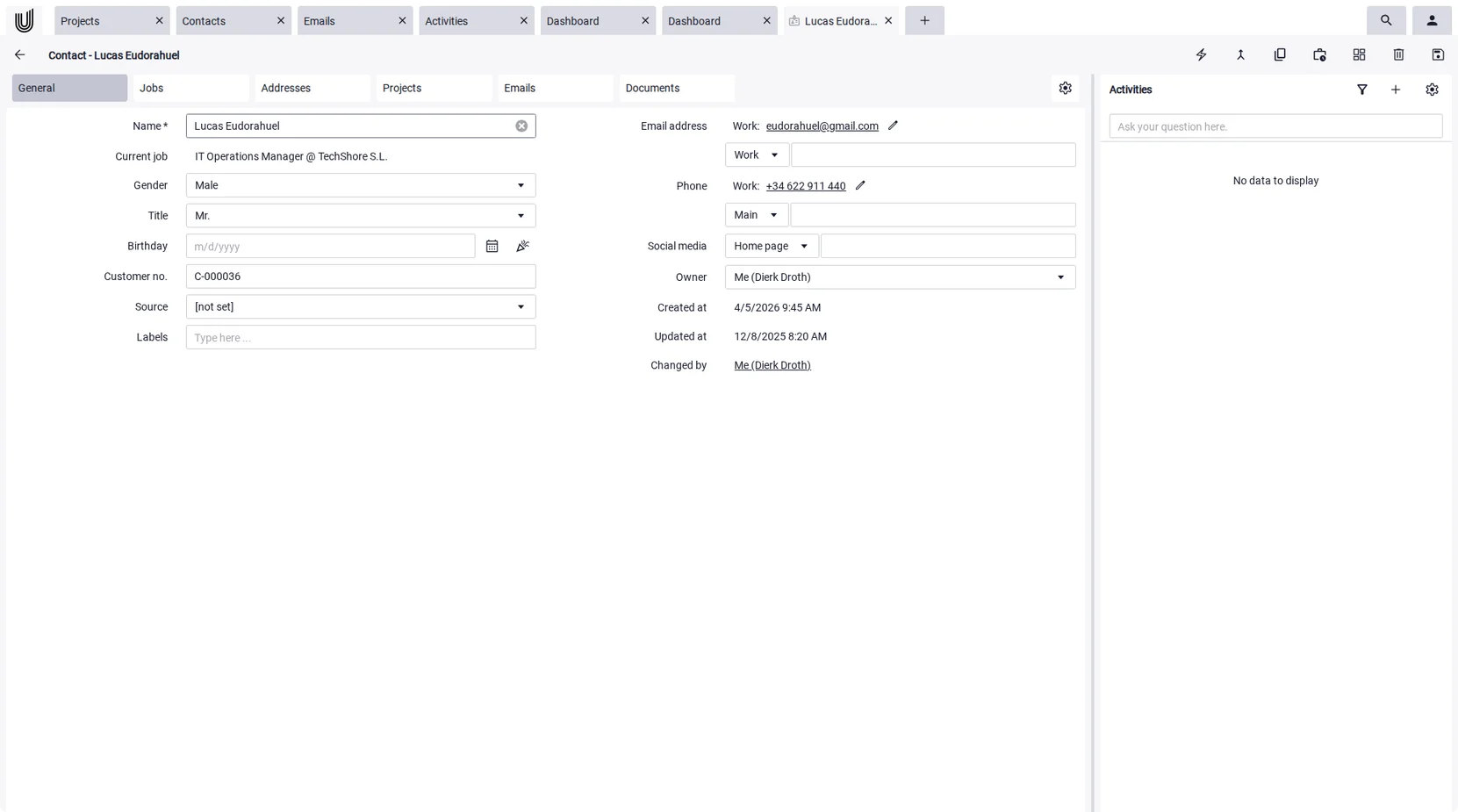 View your Contacts in the Unusual Suite.